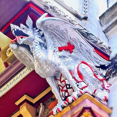 London Past & Present Backstreet Historical Tour