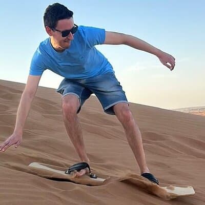 Dubai Dune Buggy Safari with Sandboarding, Camel Ride and Dinner 5