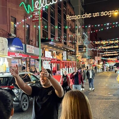 Ghosts, Murders, and Mafia: NYC Dark History Walking Tour 5
