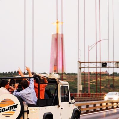 LISBON SUNSET TO NIGHT in Vintage Jeep with FOOD & DRINKS