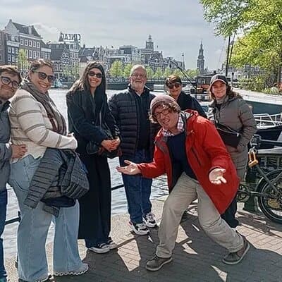 Walking through Amsterdam past and present 3