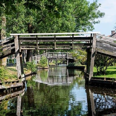 Giethoorn Private Tour from Amsterdam in Jaguar S Type 2