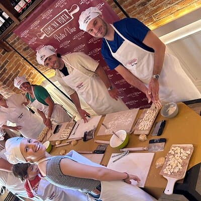 Traditional Cooking Class with Wine Pairing in Rome