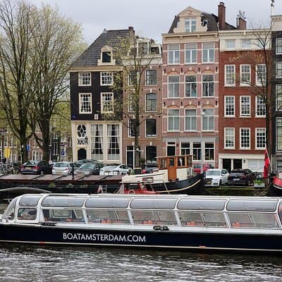 Amsterdam Classic Canal Cruise with Live Guide 2