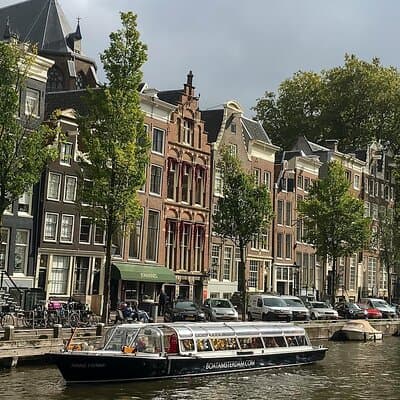 Amsterdam Classic Canal Cruise with Live Guide 5