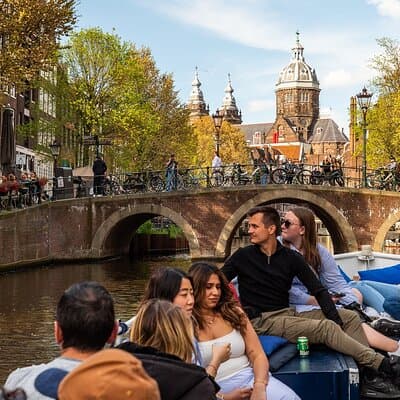 Amsterdam Canal Cruise with Live Guide and Two Drinks 2