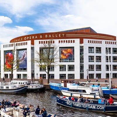 Amsterdam Canal Cruise With Live Guide and Unlimited Drinks 5