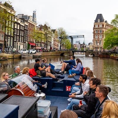 Amsterdam Canal Cruise With Live Guide and Unlimited Drinks