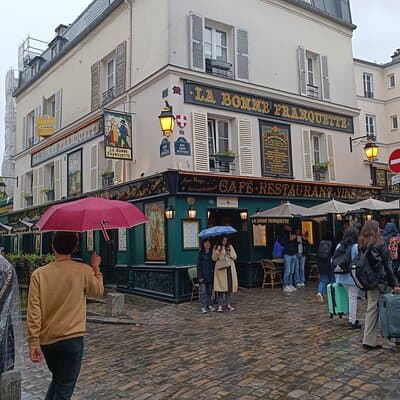 Montmartre with family 3