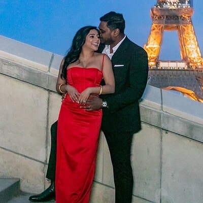 Private Guided Photoshoot at the Eiffel Tower in Paris 5