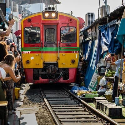Private Tour to Maeklong Railway Market and Floating Market 4