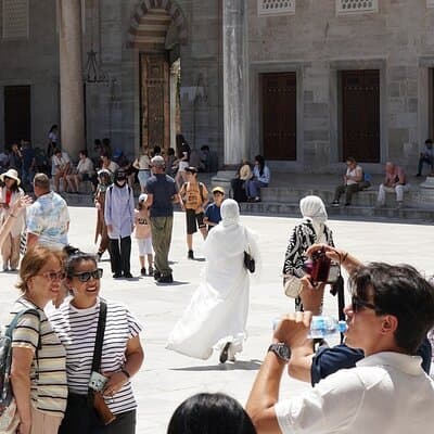 Istanbul Private Tour Hagia Sophia Topkapi and Bazaar 4