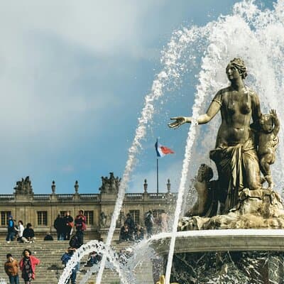 Louvre & Versailles Highlights: Small Group Half-Day Experience