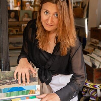 Flea Market Secrets near Montmartre: A Paris Hunt for Treasures 5