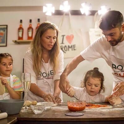 Rome: Pizza and Tiramisu Cooking Class near the Colosseum