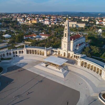 Fatima, Batalha, Nazare, Obidos Private Experience