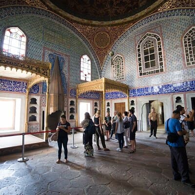 Istanbul: Private Tour Topkapi Palace and Harem 4