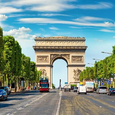 Paris Highlights aboard a Vintage Open Top French Car 4