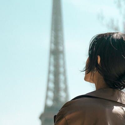 Paris: Eiffel Tower Vintage Photoshoot 2