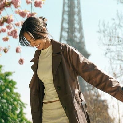 Paris: Eiffel Tower Vintage Photoshoot 3