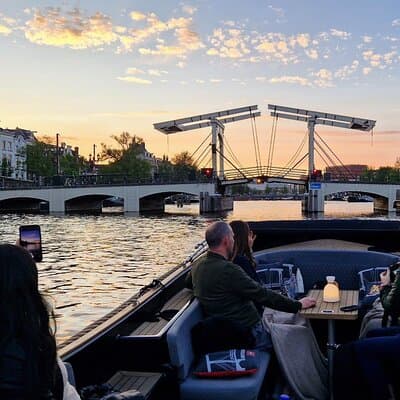 Amsterdam Evening Cruise in Small Group 5