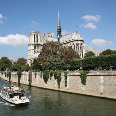 Private Notre-Dame walking Tour w/ Optional Sainte-Chapelle Entry 2