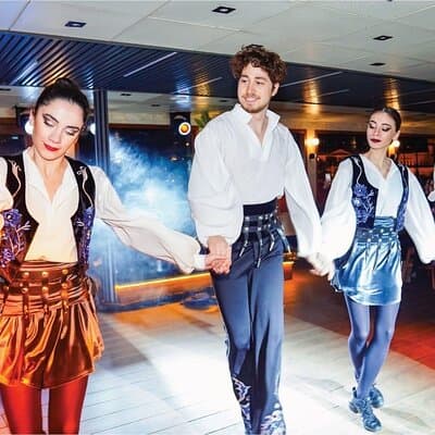 Istanbul Bosphorus Night Cruise with Dinner and Entertainment 2