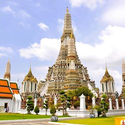 Design Your Own Bangkok Experience in a Private SUV Tour