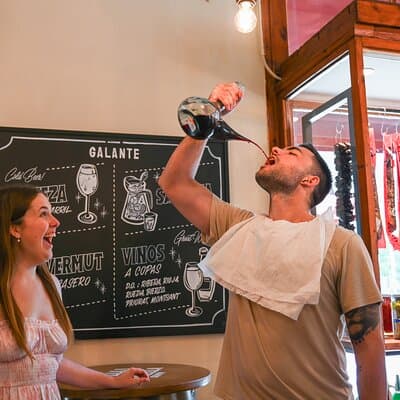 Barcelona El Born Tapas and Wine Tour with Guide