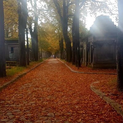 Father-Lachaise stories and mysteries told by an actor 3