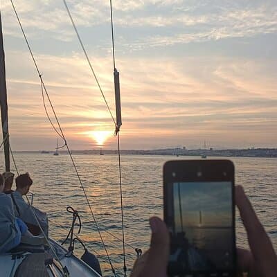 Private Sunset Sailboat Experience in Lisbon 3