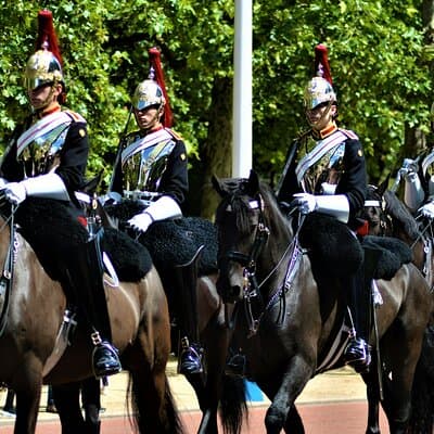 Changing of the Guard Walking Tour in London 2