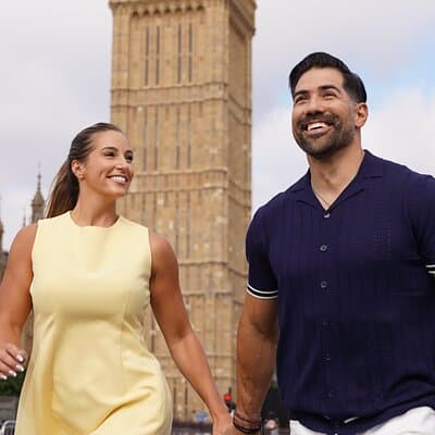 Iconic London Portraits Tour with Expert Local Photographer 2