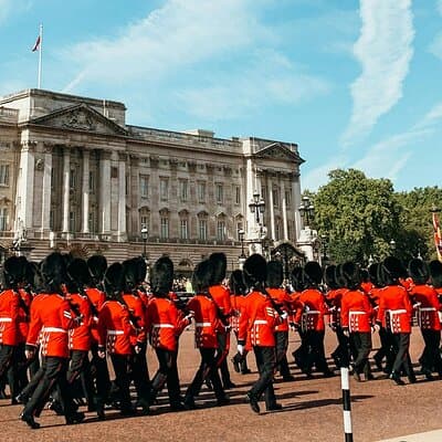 Private Royal Walk of London with a Local Expert