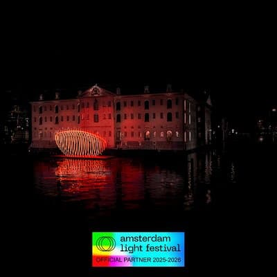 Amsterdam Light Festival: Canal Cruise + Bite & Unlimited Drinks 3