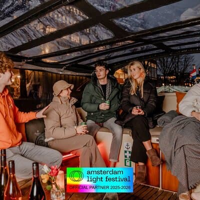 Amsterdam Light Festival: Canal Cruise + Bite & Unlimited Drinks 2