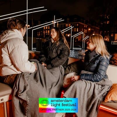 Amsterdam Light Festival: Cruise Unlimited Drinks & Bite option 3