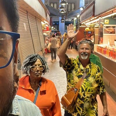 Barcelona: Guided City Tour by Local Transport - Metro, Bus, Tram 3