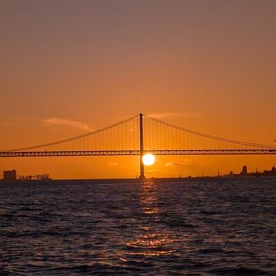 Private Boutique Lisbon Boat Tour Sunset Sailing and Drinks 3