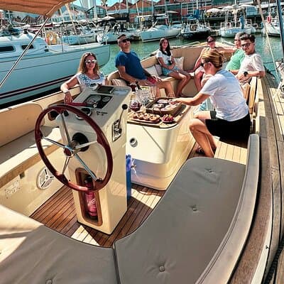 Lisbon – Sunset Porto Tonic Premium Boat Experience 3
