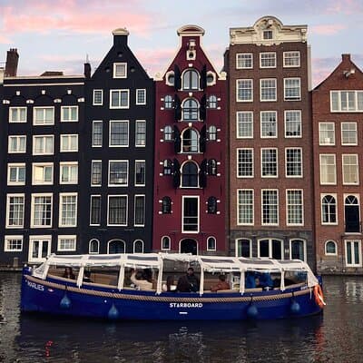 Amsterdam: Cheese Tasting Canal Cruise with Unlimited Drinks 2