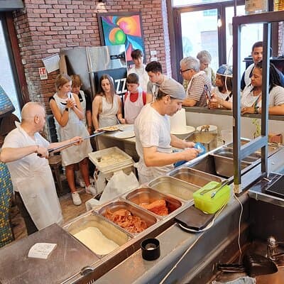 Spritz Making and Pizza Cooking Class in Rome City Center 2
