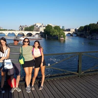 Paris Private Tour to Louvre Museum & French Crepes 2