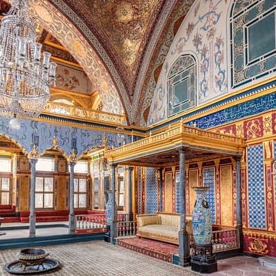 Skip the Line Hagia Sophia and Topkapi Palace Tour with Tickets 3