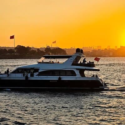Bosphorus Sunset Cruise with Live Guide on Luxury Yacht 3