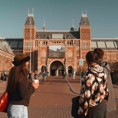 Private and Guided DE 3 Hours Walking Tour of Amsterdam 2