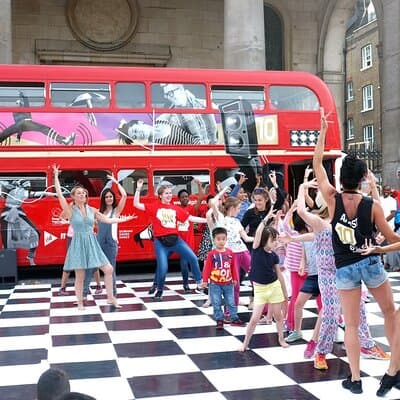London Private Family Tour Museum Visit for Kids and Games 5