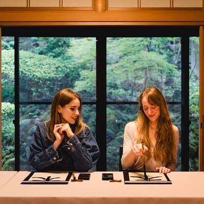 Private Meditation and Calligraphy with a Monk in Tokyo Temple 4