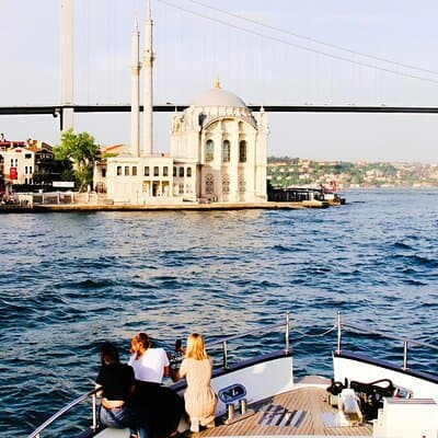 Istanbul Bosphorus Sunset Cruise Tour (Guided) 4