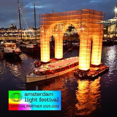 Amsterdam Light Festival: Heated Boat Cruise + Hot Drinks & Bite